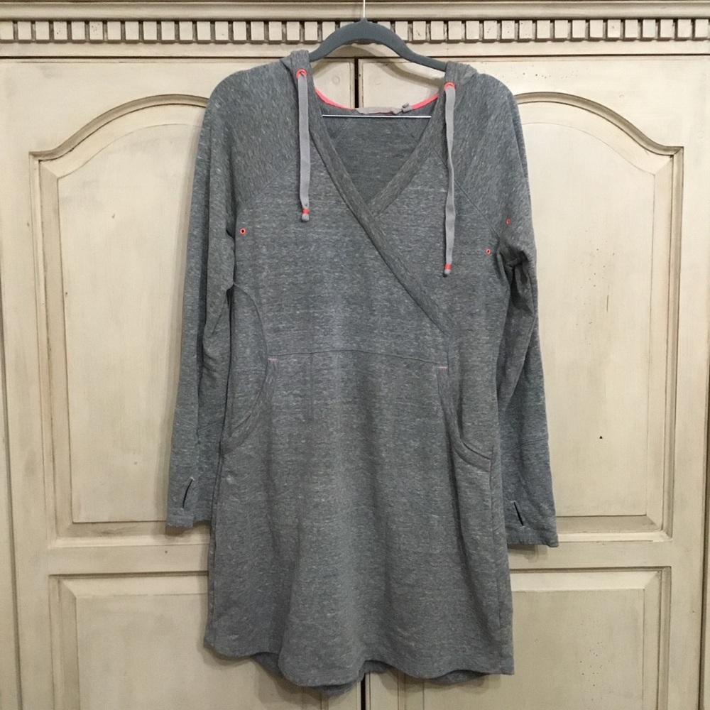 Athleta Women’s Gray And Pink Hooded Tunic Pullover Hoodie Size M
